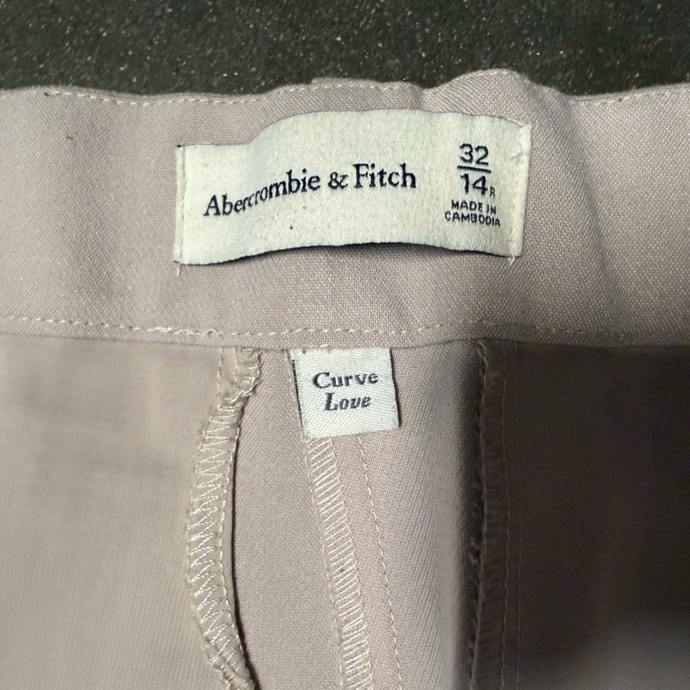 Abercrombie & Fitch Men's Pale Pink Chinos - Picture 2 of 3